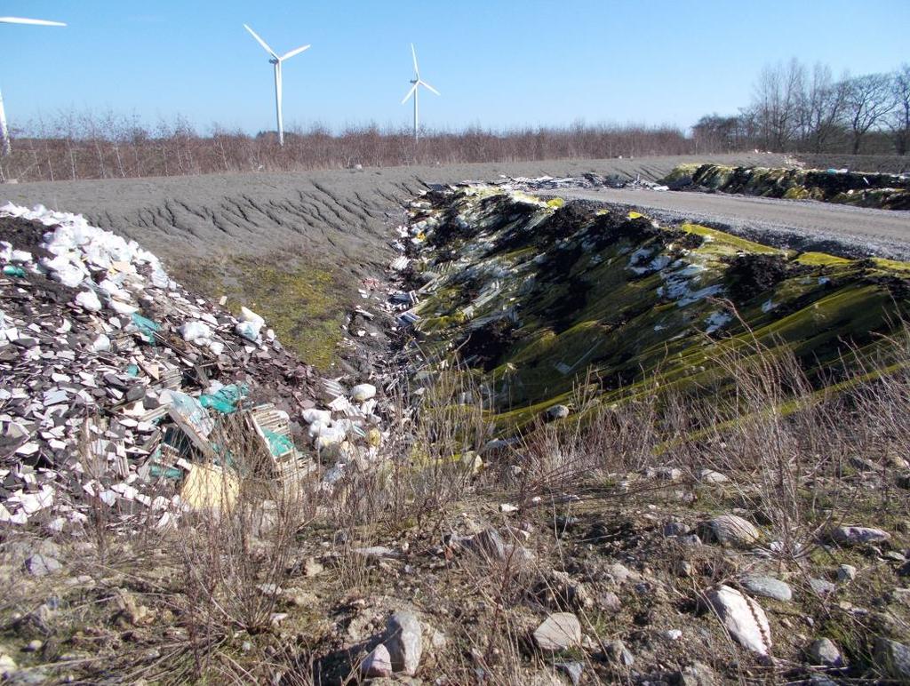 Årsrapport for perioden 1. januar 31. december 2018 Der modtages meget små mængder asbestholdigt affald i form af loftplader, rørisolering m.v., svingende fra 100 kg til omkring 20 ton pr.