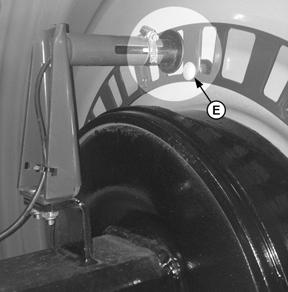 6 - Vedligeholdelse 4. Lad hjulet spinde efter justeringen. Variationen af luftmellemrummet skal være mindre end ± 0,5 mm, for at sensoren kan fungere korrekt.