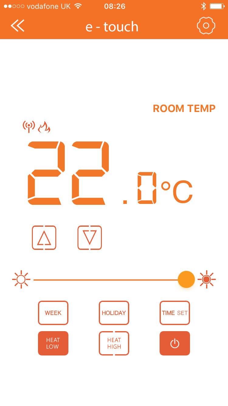 BRUGSANVISNING Element 4 - Electric Fires D A B C E F A - Rumtemperatur: viser den ønskede / indstillede temperatur, B - Intensitet for flammeeffekt, C - Varmeblæserens ydelse: HEAT LOW / 1kW, HEAT