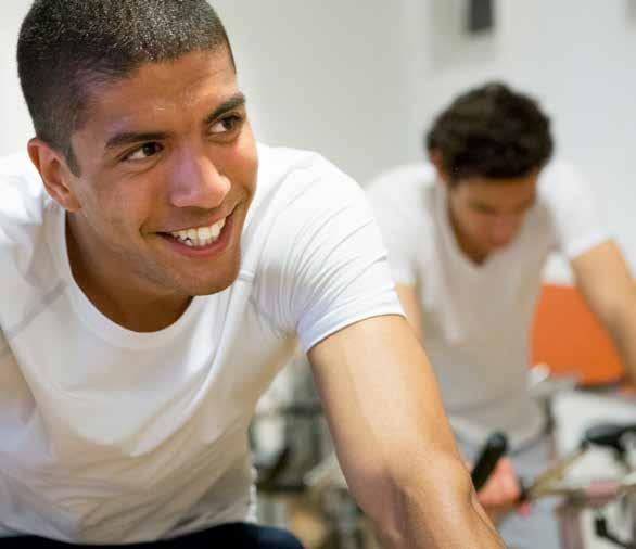 INDOOR CYCLING Indoor Cycling (basisuddannelse, 40 timer) Bliv parat til en sveddryppende og effektiv kredsløbstræning, hvor du skal inspirere og motivere.