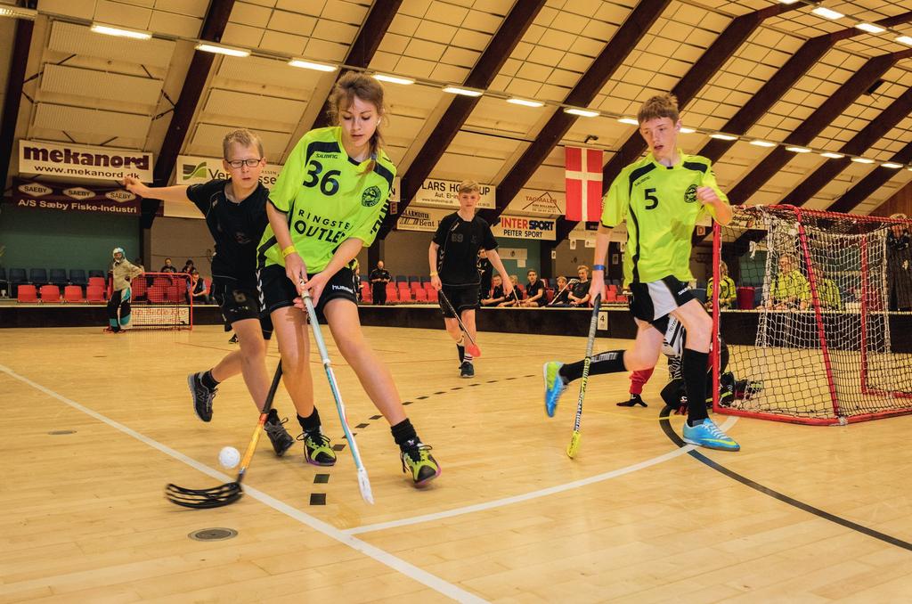 Turnering i hele landet 9 Floorball Danmark udbyder turneringer for børn, unge og voksne af begge køn og på forskellige niveauer. Turneringerne begynder oftest i september og afsluttes typisk i marts.