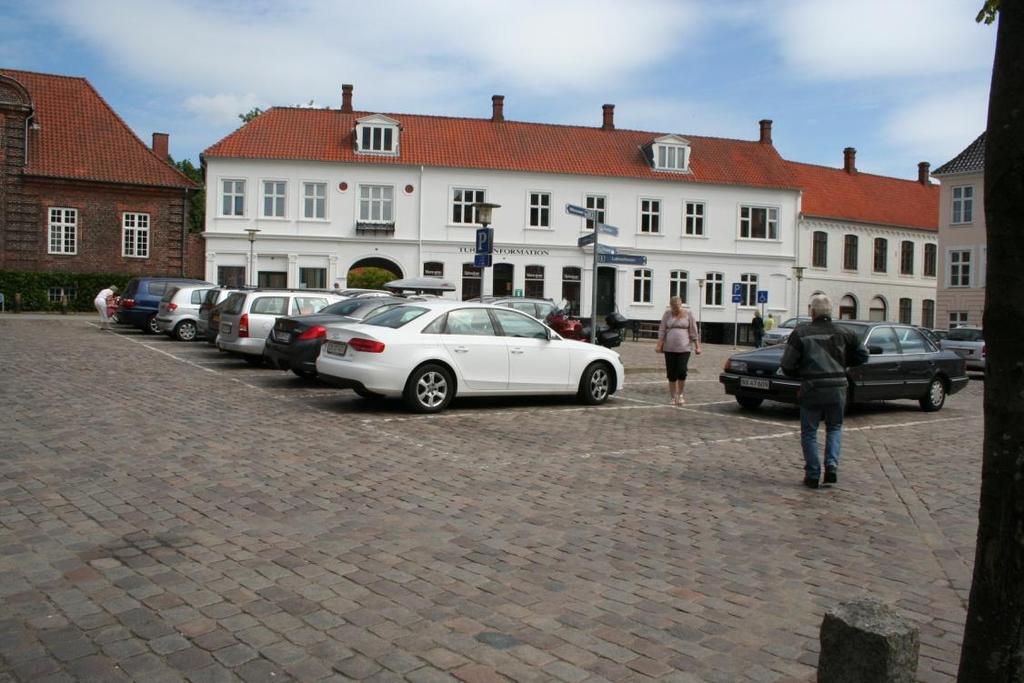 Trafikplan for Viborg Midtby - Parkering 11 / 21 Parkering på Nytorv, juli 2010. Parkeringspladsen ved Gl.