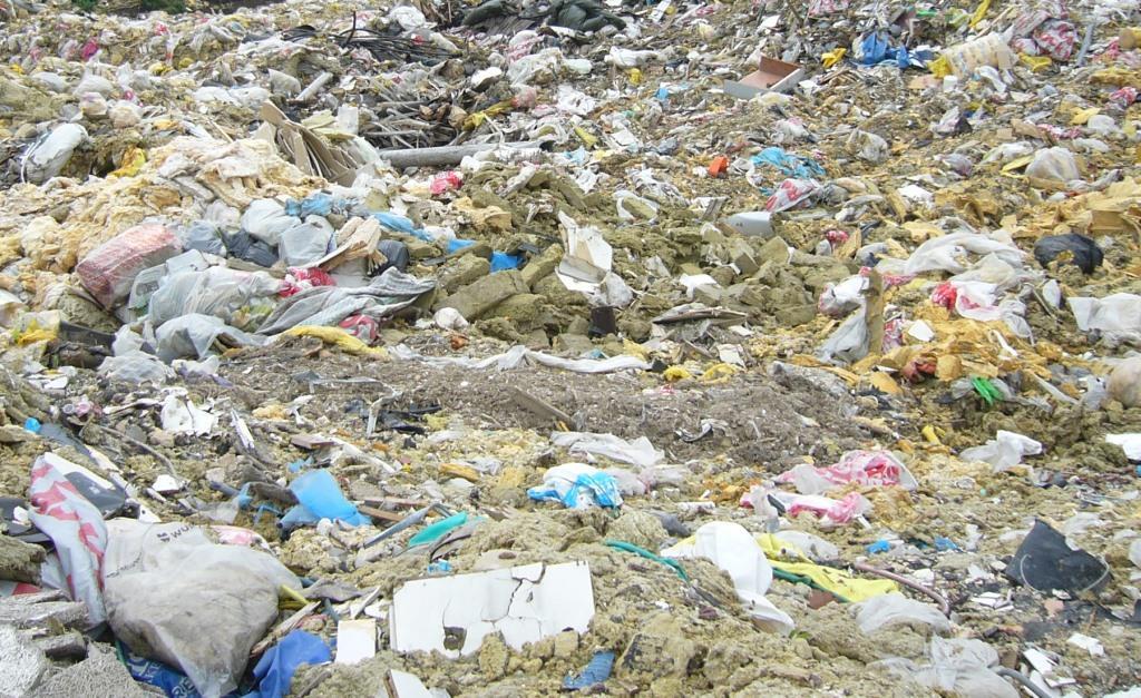 Affaldstyper, der kræver særlig opmærksomhed og behandling i forhold til deponering Gipsaffald skal, hvis det ikke kan genanvendes, og ikke er klassificeret som farligt affald, deponeres på en