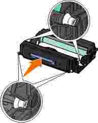 MEDDELELSE! Ved udskiftning af en tonerkassette skal du ikke udsætte den nye tonerkassette for direkte sollys i længere tid. Lys i længere tid kan forårsage problemer med udskriftskvaliteten. 5.