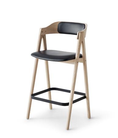 METTE BAR STOOLS 98+ 104 66+ 727 Mette bar stool is created by architect Carsten Buhl. Classic danish design with excellent comfort.