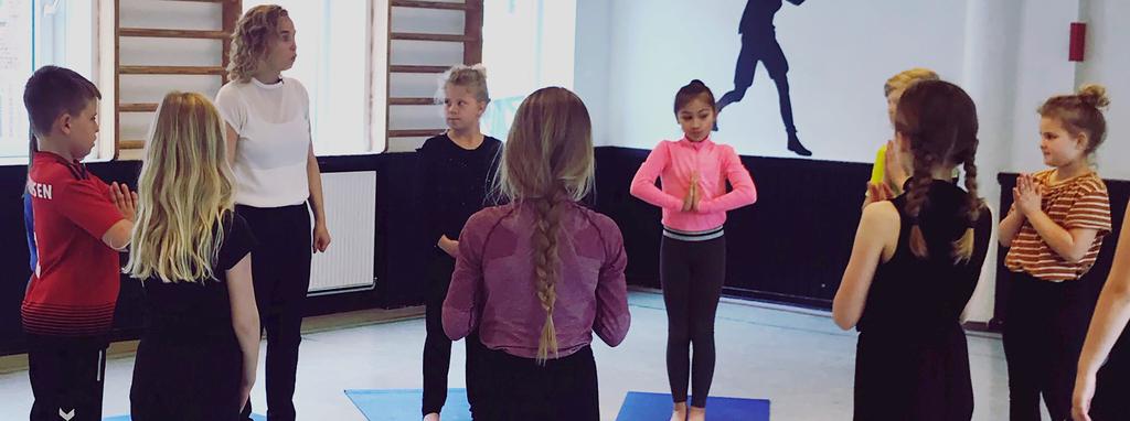 18 ATIB kurser Daginstitutioner Foreninger Yoga i skolen Mellemtrin YOGA I SKOLEN - MELLEMTRIN/UDSKOLING Præsentation af yoga og de forskellige principper inden for yoga.