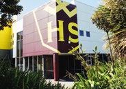 Wellington, Whakatane, New Zealand Ingen skoleuniform er påkrævet Skole for begge køn Mange internationale elever Mange fritidsaktiviteter at vælge imellem, herunder udendørsaktiviteter Ligger i