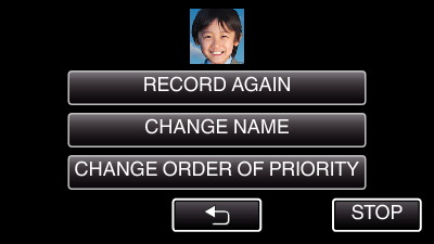 Optagelse Redigering af de registrerede oplysninger om ansigt Du kan ændre navnet, prioritetsniveauet og de oplysninger om ansigt, som er registreret *Følgende er en skærm af modellem med