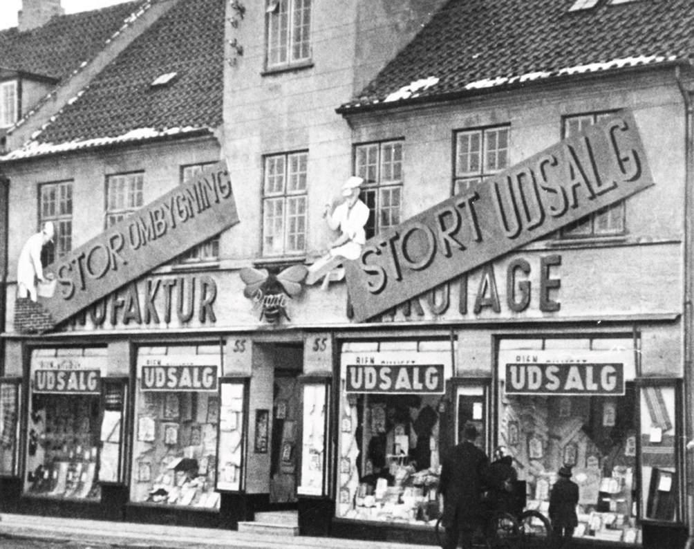 Én af Søborg Hovedgades markante forretninger var Varehuset Bien i nr. 55. Forretningen var blevet etableret i Søborg i 1930, men flyttede hertil i 1935, og lå her indtil lukningen i 1980.