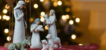Julen i Grøndalslund Juleaften - Lørdag den 24. december 10 Julen er noget af det størstei det mindste. Det er en erfaring, vi som mennesker gør os i vore hjerter.