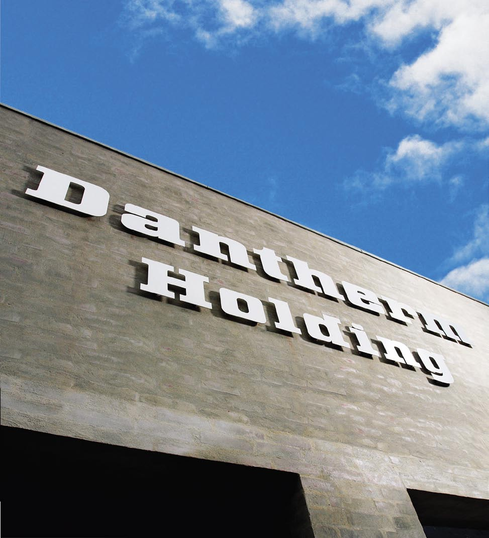 Dantherm koncernens profil Dantherm koncernens profil Forretningsgrundlag Dantherm koncernen er en betydende international aktør på det globale marked for industriel luftbehandling.