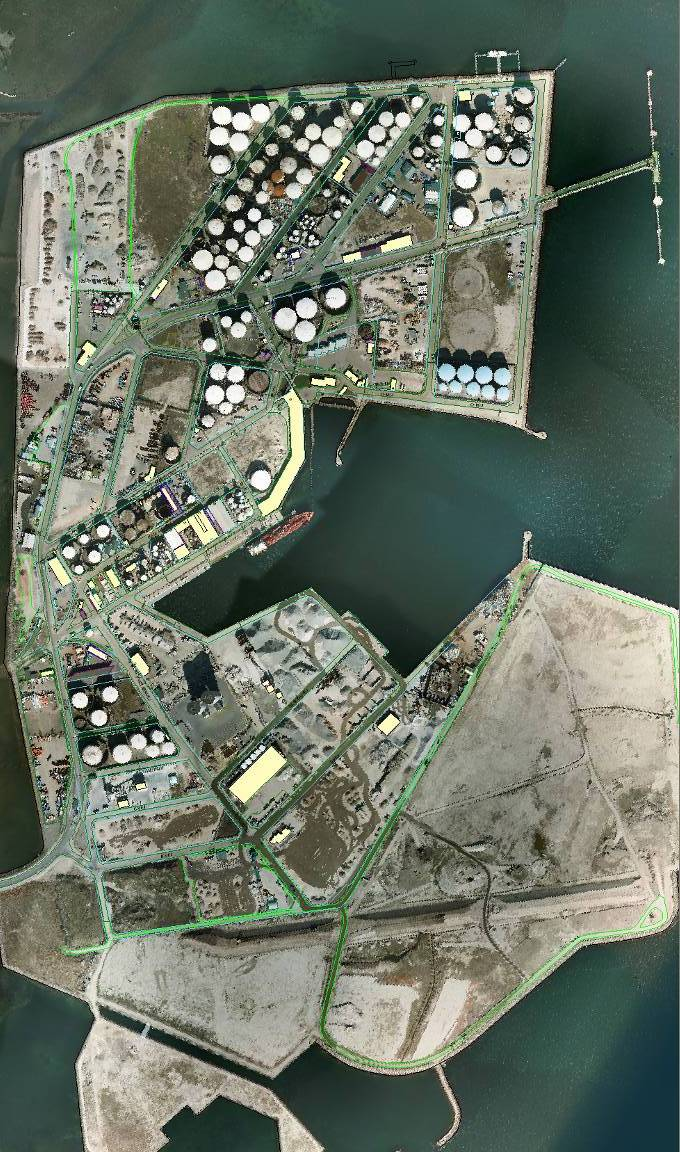 EB 1. Virksomheden Prøvestenen, er opdelt i to havnefaciliteter: - Vådbulk, oliehavnen, med kajstrækningen 840 857 udgør den nordvestlige del af den kunstige ø, Prøvestenen.