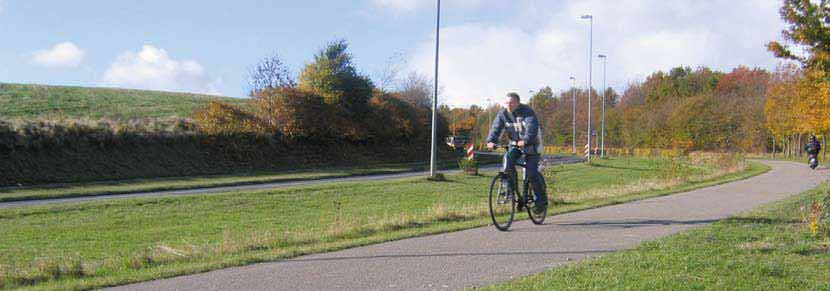 Baggrund Cykelhandlingsplanen tager sit udspring i»handlingsplan 2002-2005 for Århus Kommune i det 21. århundrede«, hvor cykelhandlingsplanen er udpeget som et konkret initiativ.