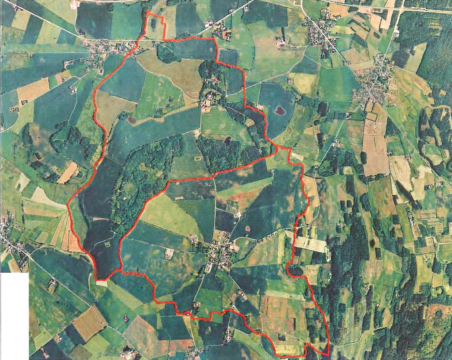 82 Luftfoto, hvor Møllerups (øverst) og Kejlstrups jorder er indrammet med rødt. Fra Kulturmiljøer i Århus Amt 1994. Smedehuset, Kejlstrupvej 24 (matr.