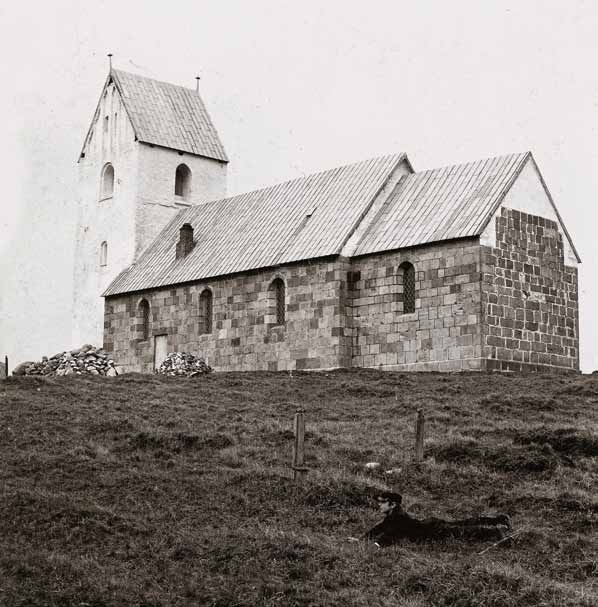 2412 hjerm herred Fig. 17. Ydre set fra sydøst. Foto antagelig Adolph Herman Vorbeck o. 1900. Exterior seen from the south east.