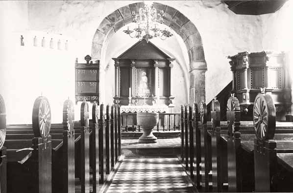 navr kirke 2417 Fig. 21. Indre mod øst. Ældre foto, efter o. 1918. Interior towards east.