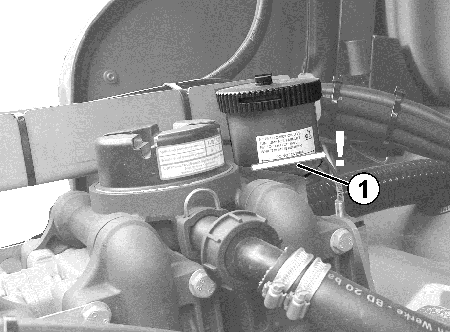 Rengøring, vedligeholdelse og reparation 13.12 Pumpe 13.12.1 Kontrol af oliestand Der må kun anvendes godkendt olie 20W30 eller universalolie 15W40!