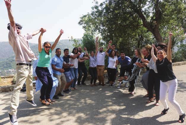 AFSENDER: Lærernes Missions Forening Hammelmosevej 6 9382 Tylstrup Begejstrede unge i Libanon fejrer, at de