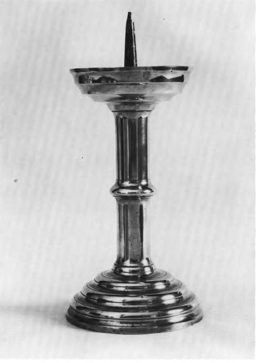 Alterstage, antagelig samlet af dele fra forskellig tid (s. 970). NE fot. 1979. - 13. Altar chalice with engraving dated 1773.
