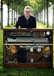 Fredag 16. juni kl. 22-24 Kjeld Lauritsen feat. Benjamin Koppel Kjeld Lauritsen er ét med sit store Hammond orgel.
