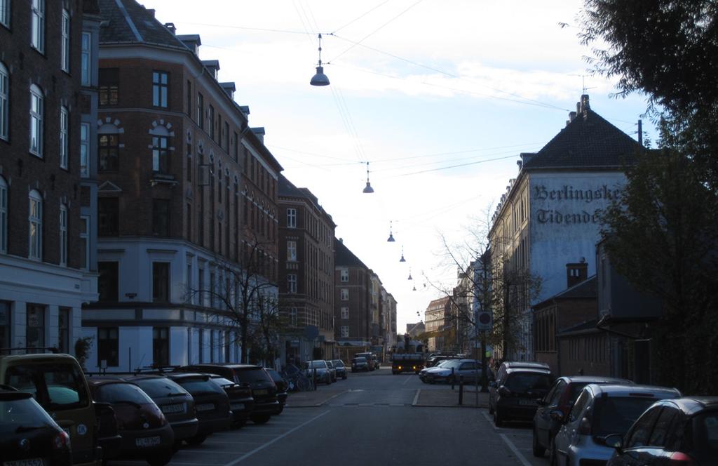 3. Sønder Boulevard Boulevarden fungerer fint i dag, og der er mange, der aktivt bruger de grønne områder her. Det giver dog et vist slid, så inventar og beplantning her skal være af robust karakter.