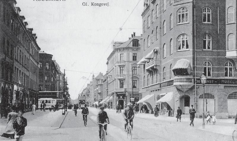 BYEN I BYEN bedre københavnske borgerskab. Handelsmanden P.A. Jaeger købte otte af de udbudte lodder og byggede ejendommen Forhåbningsholm som lyst- og avlsgård.