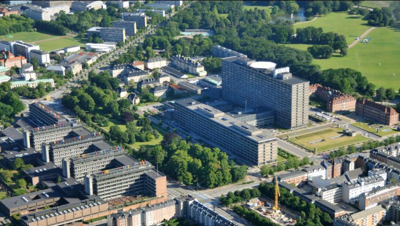 1A The PET and Cyclotron unit in numbers and hardware The hospital: 1200 beds, 12.000 employees, 800 M Euro budget, +2000 publications.