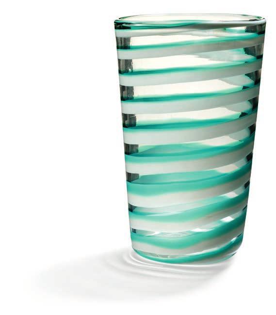 1064 1064 CARLO SCARPA b. Venedig 1906, d. Sendai, Japan 1978 "A Fasce". Oval shaped vase of transparent glass with white and aquamarine spiral decoration. Unsigned.