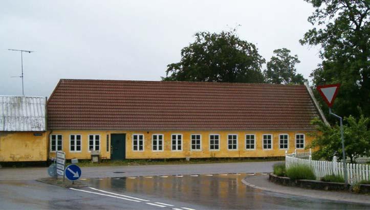 PROJEKTET - ANLÆG OG DRIFT Hedensted Kommune købte den gamle kro på tvangsauktion til ca. 400.000 kr. for midlerne fra indsatspuljen.