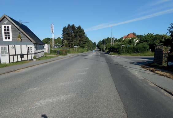 venstresvingsbane. Midt i byen er der desuden et krydsningspunkt ved Skalborgvej. Afmærkning og asfaltering Der opfriskes striber (venstre-svingsbane mm.) og belægning flere steder i byen.