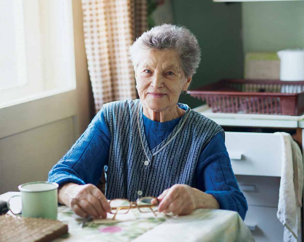 Foto 1 / SST anbefaler at gamle mennesker, der bor i plejebolig eller modtager hjemmepleje vejes én gang månedligt Foto: Colourbox vist, at gamle mennesker i dårlig ernæringstilstand indlægges tre