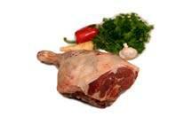 Dette giver noget meget mørt lammekød med stor muskelfylde og lavt fedtindhold. Får og lam går ude det meste af året.