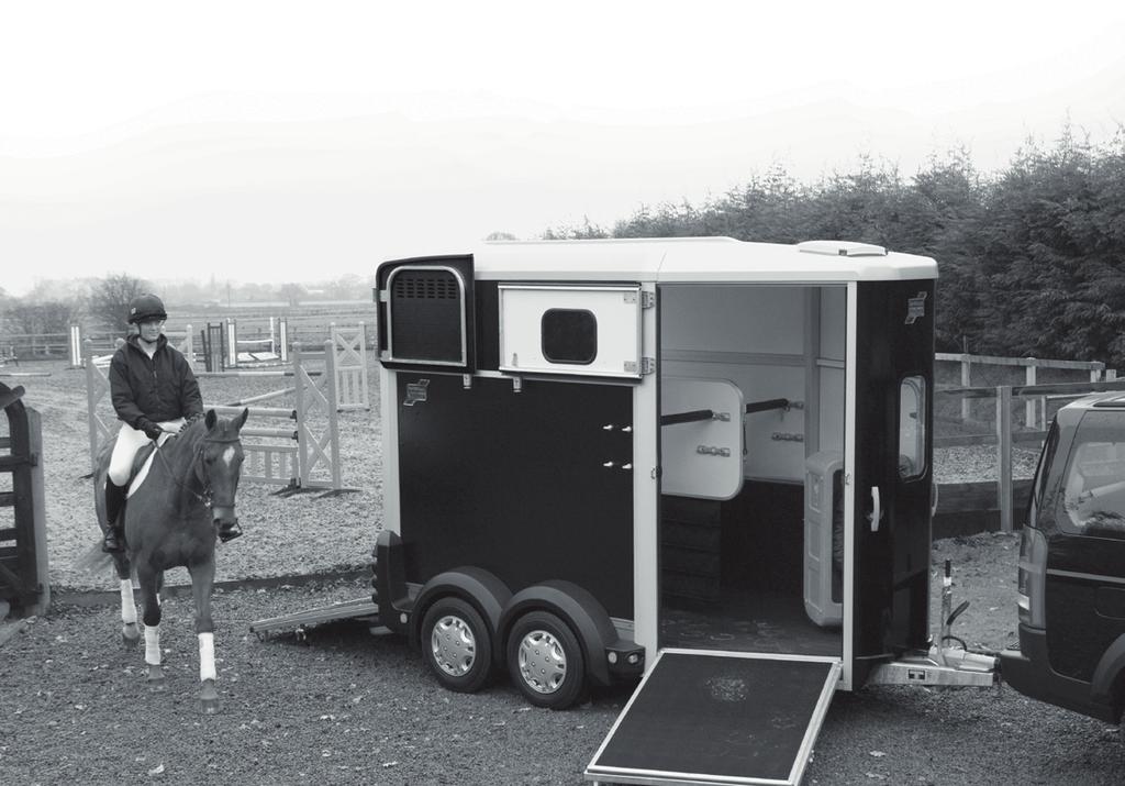 HB506 hestetrailere Vores testvindende 2-hestes trailer Farvemuligheder: Den prisvindende HB506 er den ene af vores 2-hestes trailere, og passer godt til de