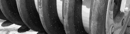 for øget slitage. Tandpakkervalse Fig. 43 Indstil afstanden mellem afstryger og tromlekappe på 1 mm.