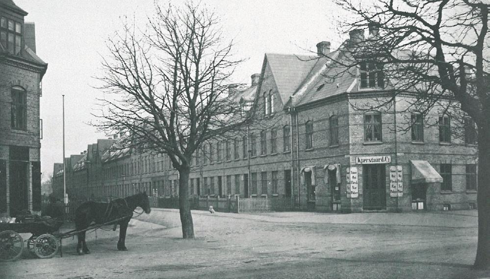 Det førte til en række byggerier, hvor bebyggelse og arkitektur udvikledes: Sverrigsgade på Amager (186771), Schønbergsgade på Frederiksberg (1868-69, nu nedrevet), Gernersgade og Krusemyntegade i