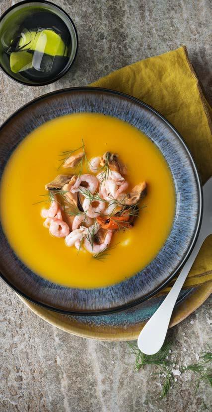 Græskar- og gulerodssuppe med rejer og muslinger Det grønlandske køkken har vækket interesse i de seneste år takket være et stærkt lokalt præg, et usædvanligt udvalg af retter og råvarer fra Ishavet.