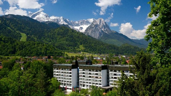 Mercure Hotel Garmisch-Partenkirchen Det smukke, bjergrige landskab omkring Garmisch-Partenkirchen er ideelt til jer, som holder af natur- og aktiv ferie.