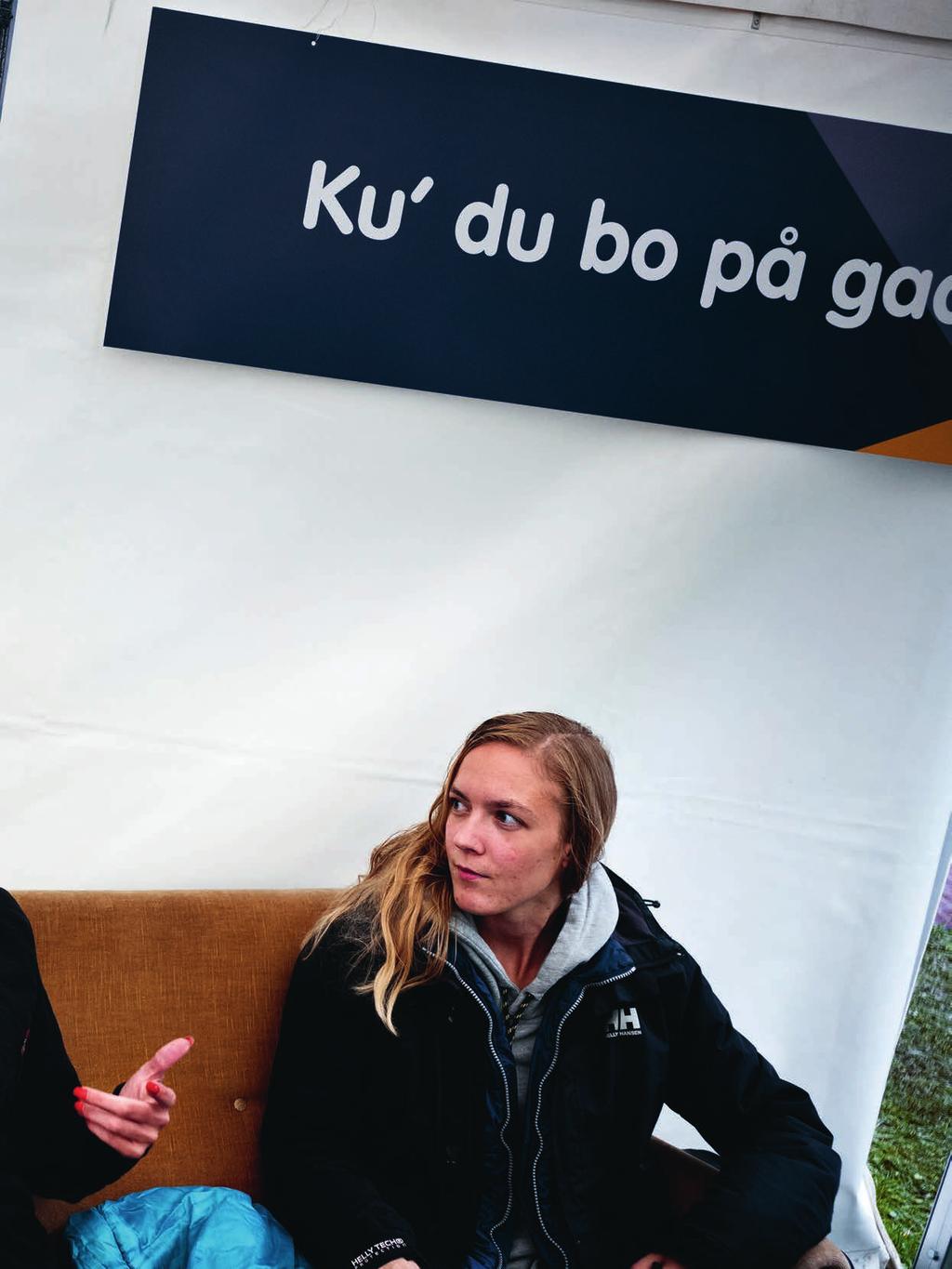 af Anders Tybjerg / foto Lars Bertelsen Nogle har ikke andet valg. Unge hjemløse var et af emnerne i KAB s stand i forbindelse med Ungdommens Folkemøde i Søndermarken den 7.-8. september 2017.