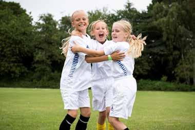 Uge 32 Fodboldskole - KBK Hillerød Send dit barn på en aktiv og sjov sportsferie fyldt med fede oplevelser.