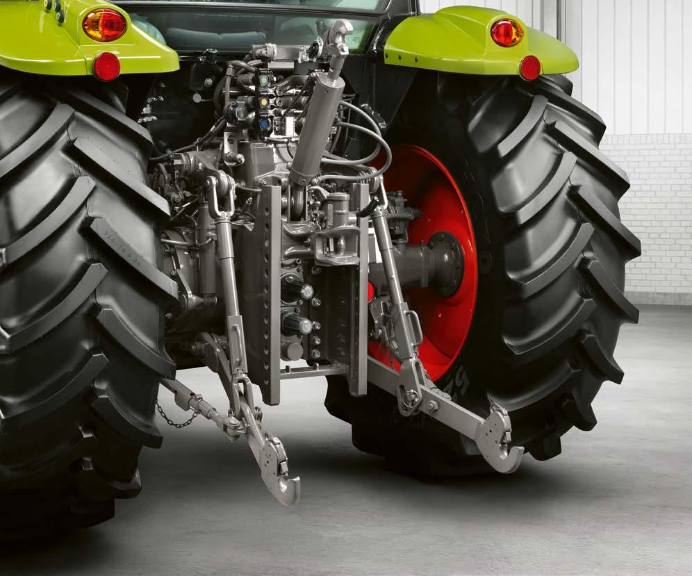 Traktoren klarer alle løft. Baglift PTO Løftekraft på op til 4,8 tons.