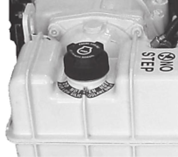 Afsnit 5 - Vedligeholdelse Påfyldning c. Trykdækslet holder trykket i kølesystemet og kn muligvis ikke holde trykket ordentligt.