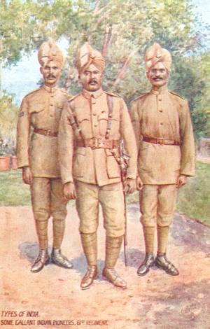 Types of India: Some gallant Indian Pioneers. 61 st Regiment, ca. 1920. Fra et samtidigt postkort. Hændelsen spreder usikkerhed blandt de uerfarne soldater og panikken begynder at brede sig.