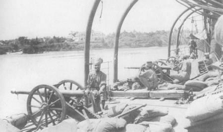 Store mængder af forsyninger efterlades på strandene, herunder flere maskingeværer, og de tyske styrker i Østafrika får glæde af disse ting i lang tid fremover.