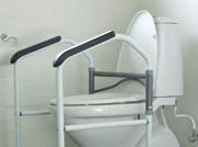FÅ EN FRISK START PÅ DAGEN 15 Blødt Toiletæde Dette Toiletsæde er fremstillet af Medium PU skum og Vinyl, Det fastgøres med velcrostropper på det eksisterende toiletsæde.