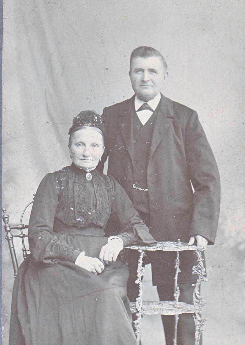 3. Christen Petersen Jollmann *30.08.1851Han blev gift med Anne Cathrine Hansen Gadmand i 1886. De overtog halvboelet nr.