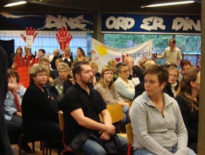 I Greve kommune mødte dagplejerne op til byrådsmøde, iført sorte t-shirt.