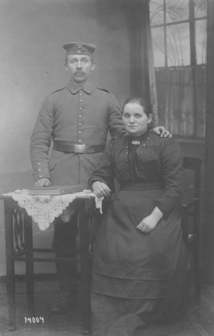 Inden han som soldat tog til fronten, var det almindeligt, at mand og kone eller kæresteparret gik til fotografen og blev