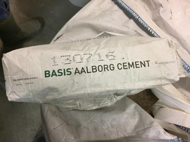 332,4-5 344 172 742 554 55,4-498,6 5 344 172 742 54,4 554 498,6 - Cementtypen, som er brugt til blandingen, er BASIS Portland Cement.