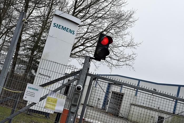 Aktuelle glimt fra Erhvervslivet Af Poul Erik Verner Siemens' fabrikslukning koster 110 jobbet Siemens skal igen fyre medarbejdere. Denne gang i Sønderborg.
