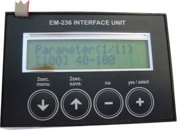 Styringen skal være tilsluttet spænding før det er muligt at anvende TR-EM-236 Programmeringsenheden TR-EM-236 Ved et tryk på 2
